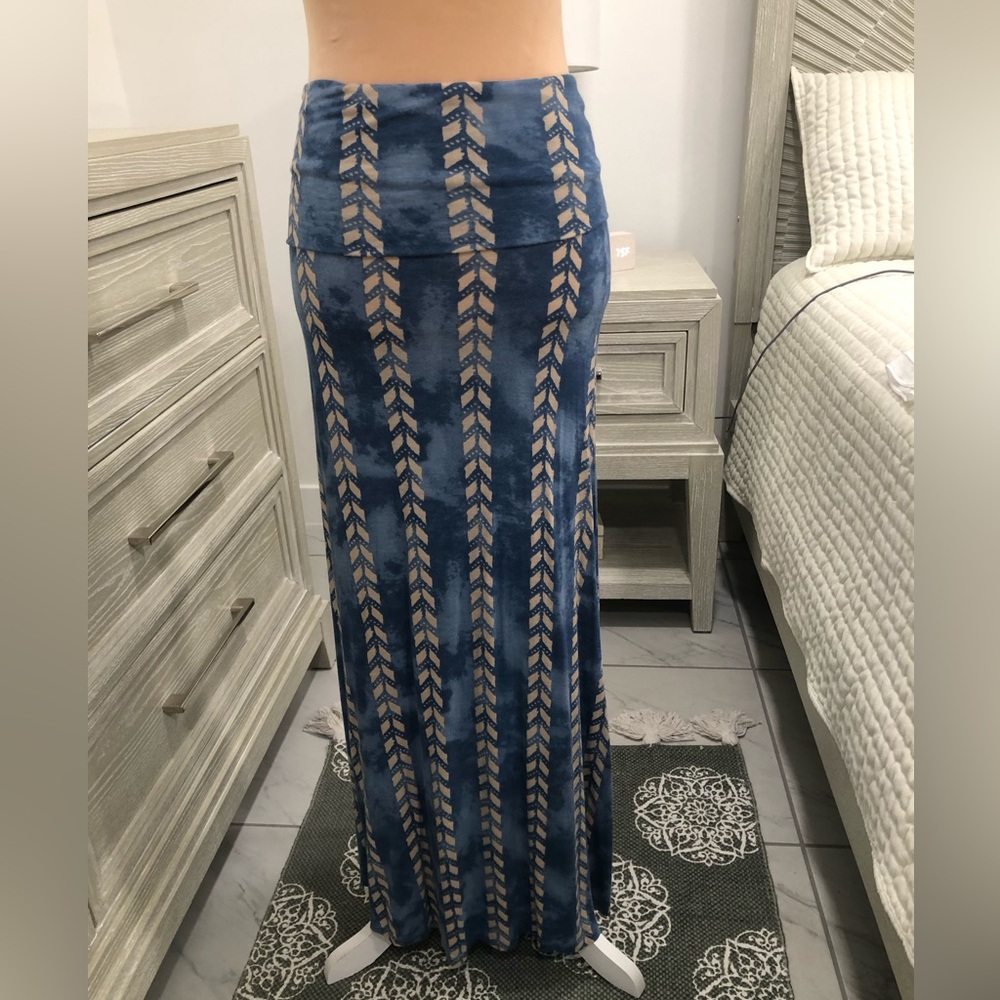Billabong Blue and Beige Patterned Maxi Skirt - Picture 3 of 8